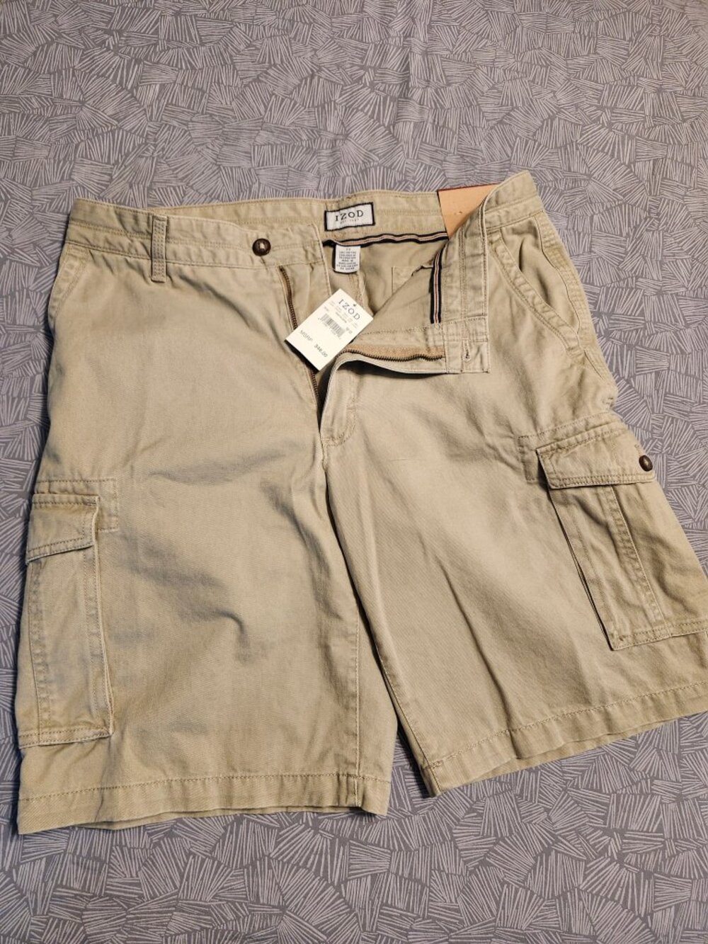 IZOD Utility Cargo Shorts Khaki Antique Wash 33"